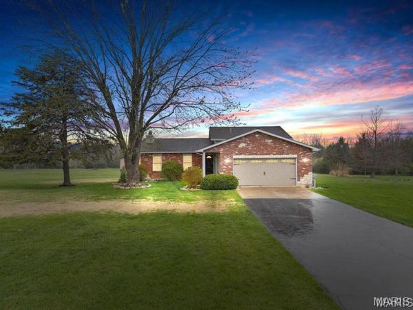 20741 E Deer Ridge , Warrenton, MO 63383