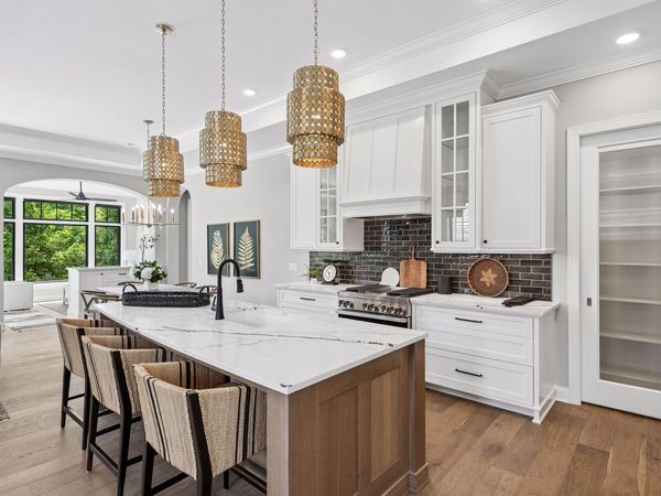 264 Wayzata Boulevard E, Wayzata, MN 55391