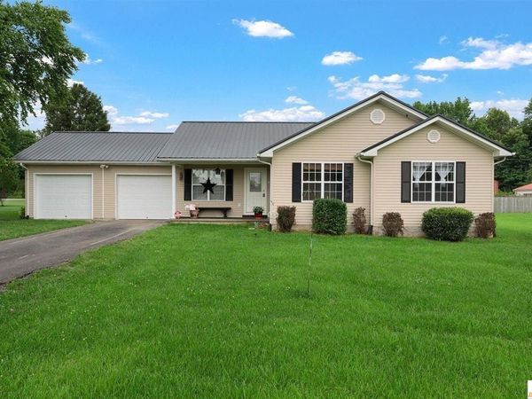 1561 Harry King Road , Glasgow, KY 42141