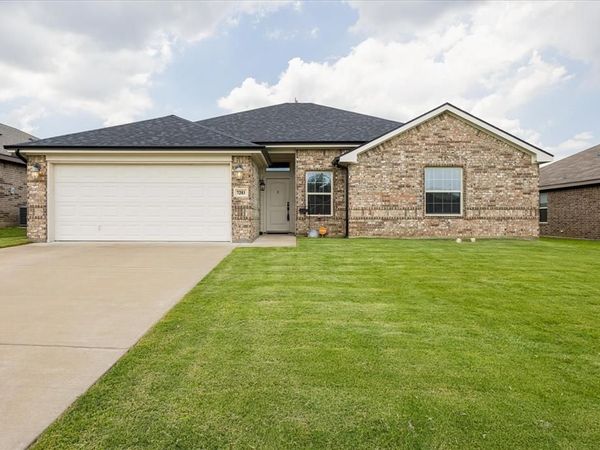 7203 Mistletoe Trail, Granbury, TX 76048