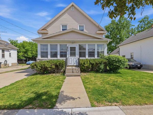 940 W 6TH AVENUE, Oshkosh, WI 54902