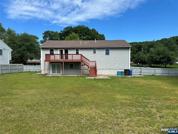 2 Hastings Road, Par-troy Hills Twp., NJ 07950