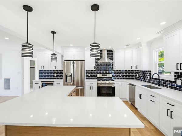 48 Kendall Drive, SAYREVILLE, NJ 08859