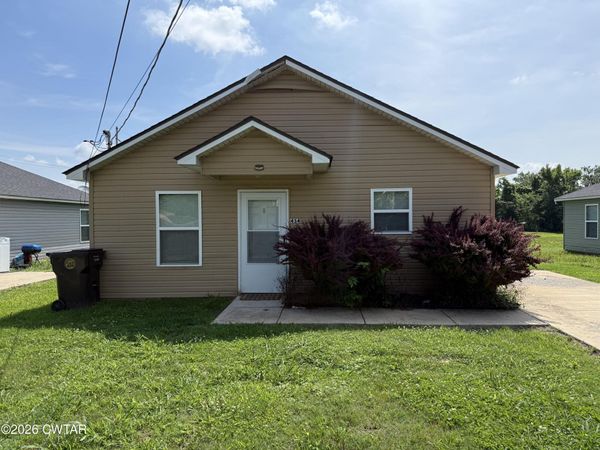 434 Prince Avenue , Dyersburg, TN 38024