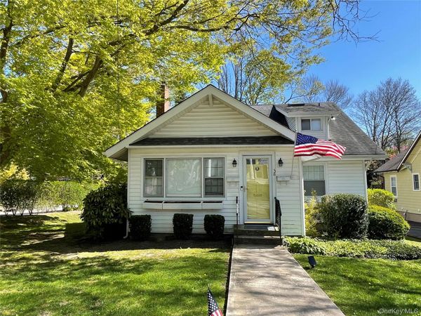 38 Sammis Street , Huntington, NY 11743