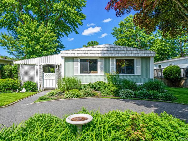 14 Buttercup Drive, Bohemia, NY 11716