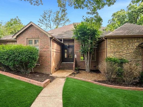 8986 CAIRN RIDGE DR, Germantown, TN 38139