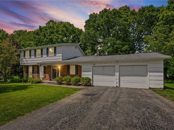 32 Autumn Oak Cir , Penfield, NY 14526
