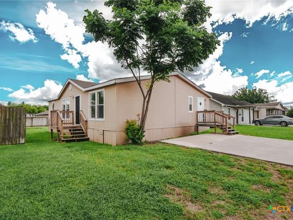 811 E Mesquite Lane , Victoria, TX 77901