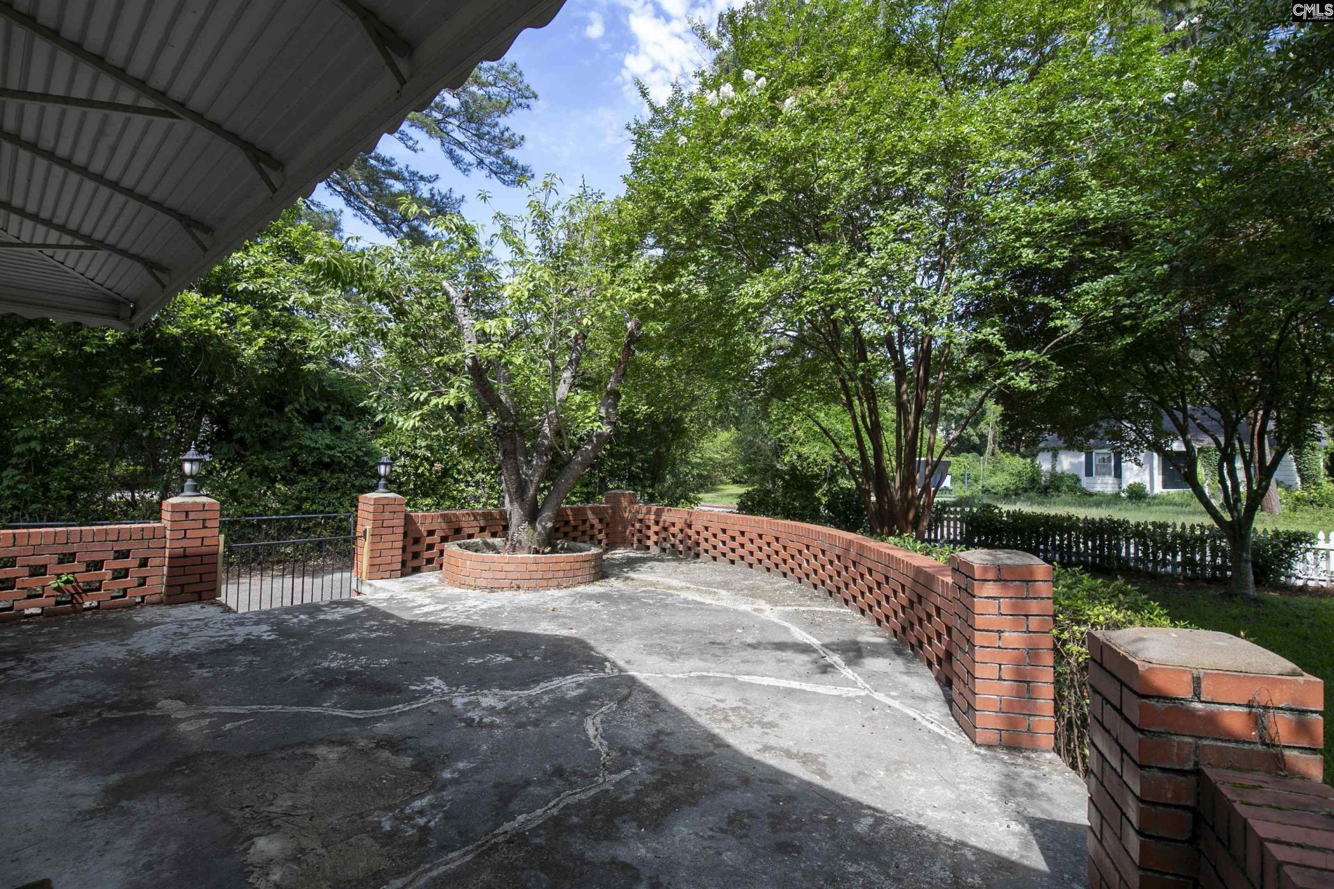 702 Buckingham Road Photo 53