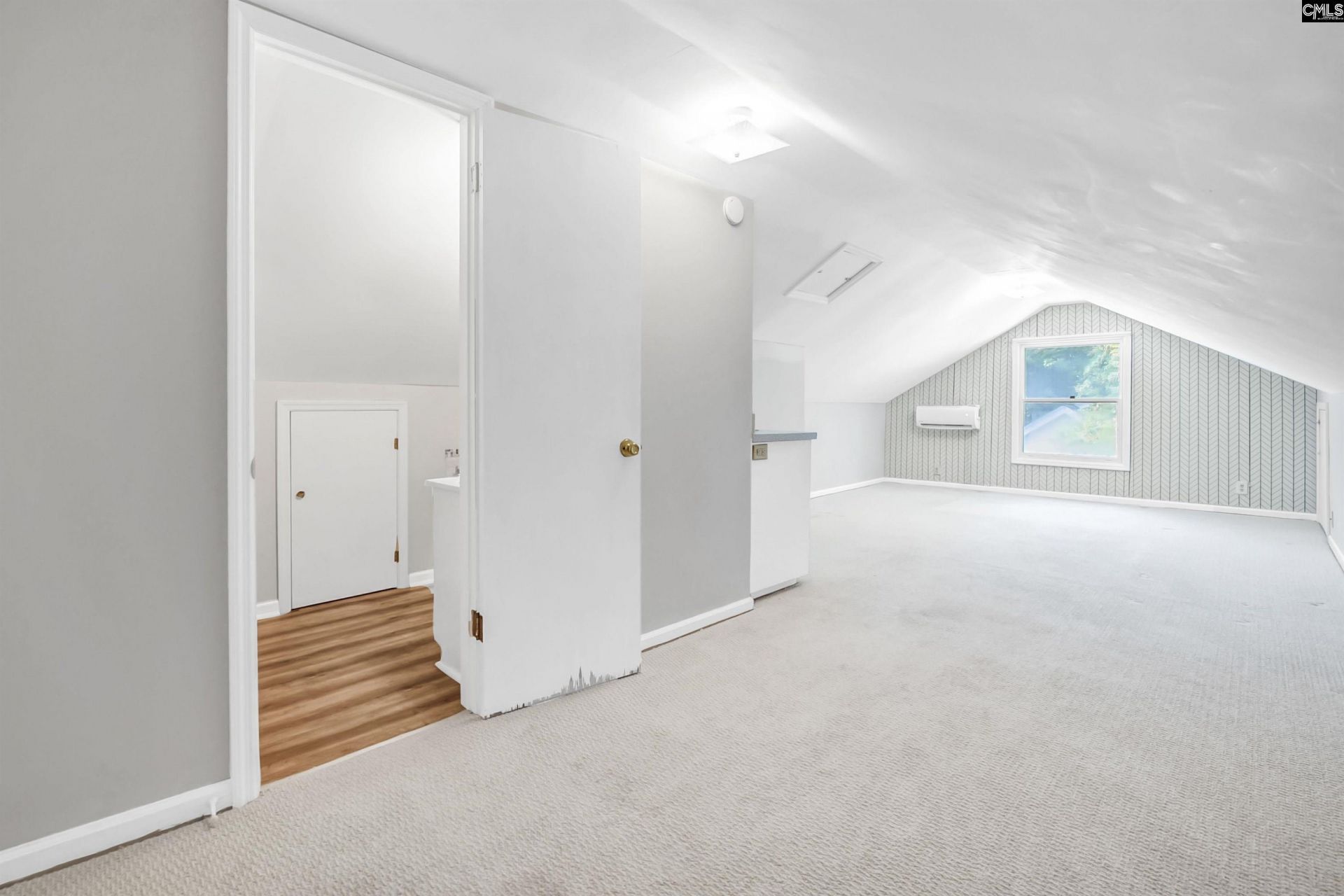 702 Buckingham Road Photo 57