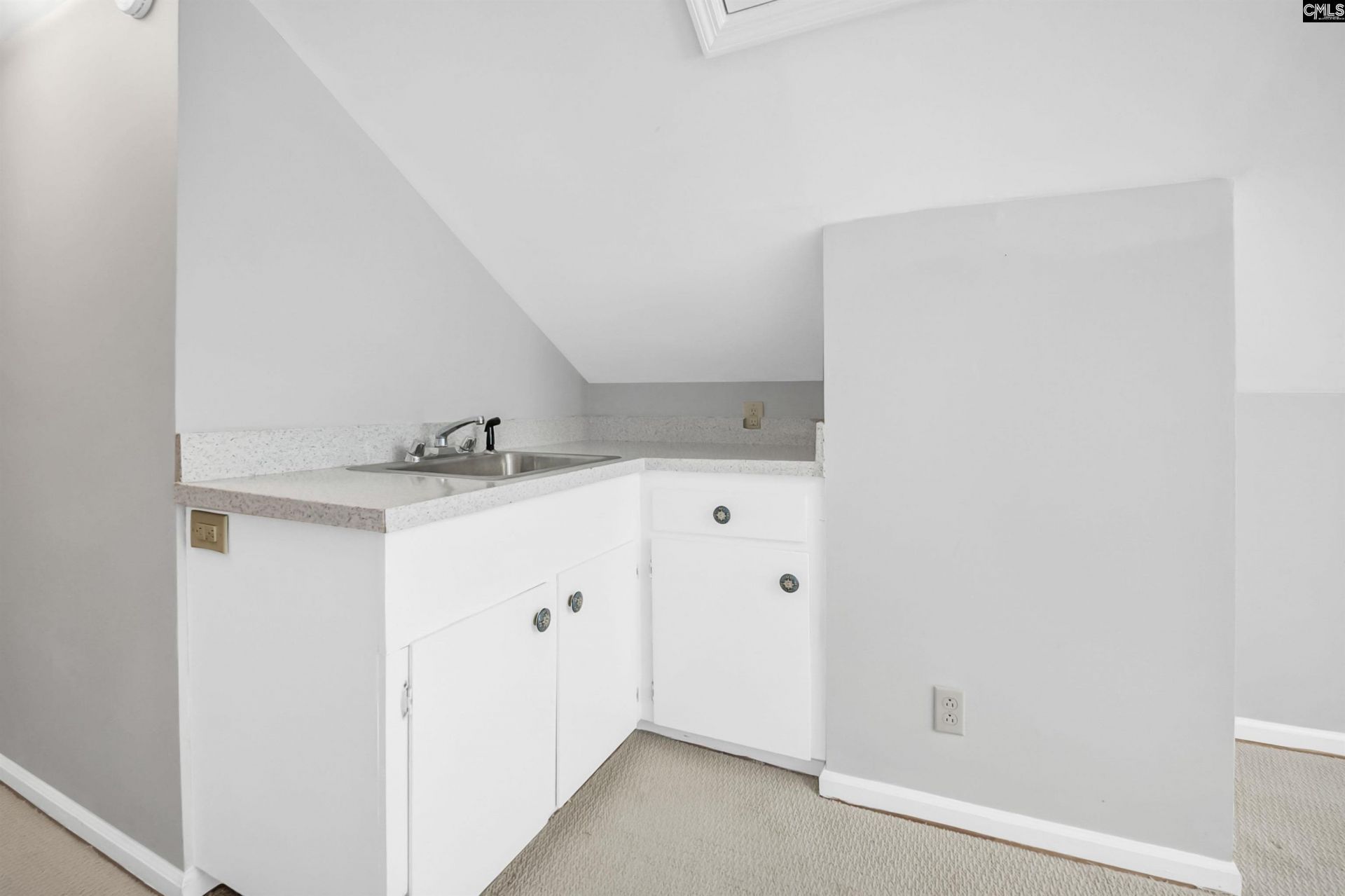 702 Buckingham Road Photo 58