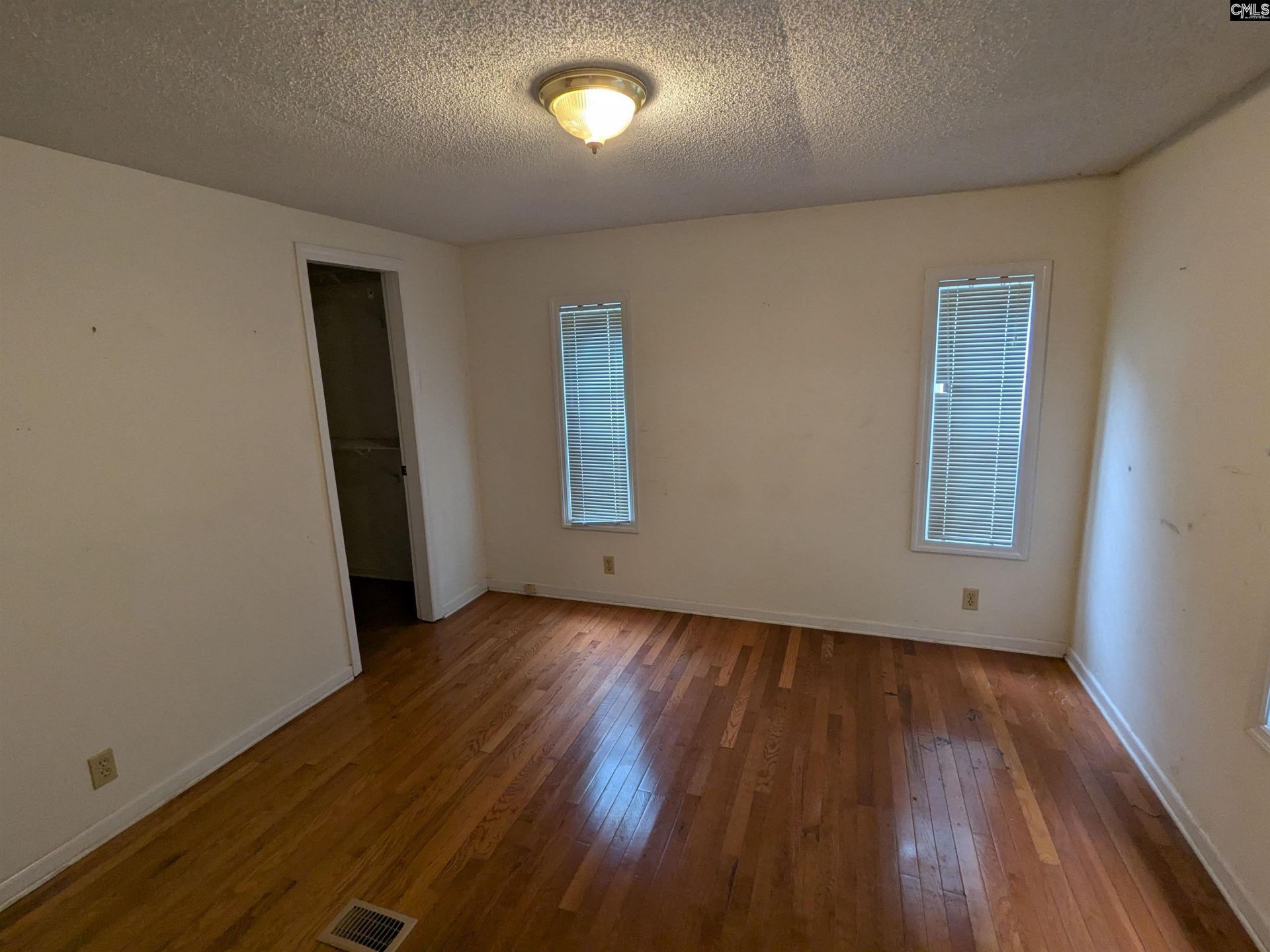 1019 Newberry Road Photo 11