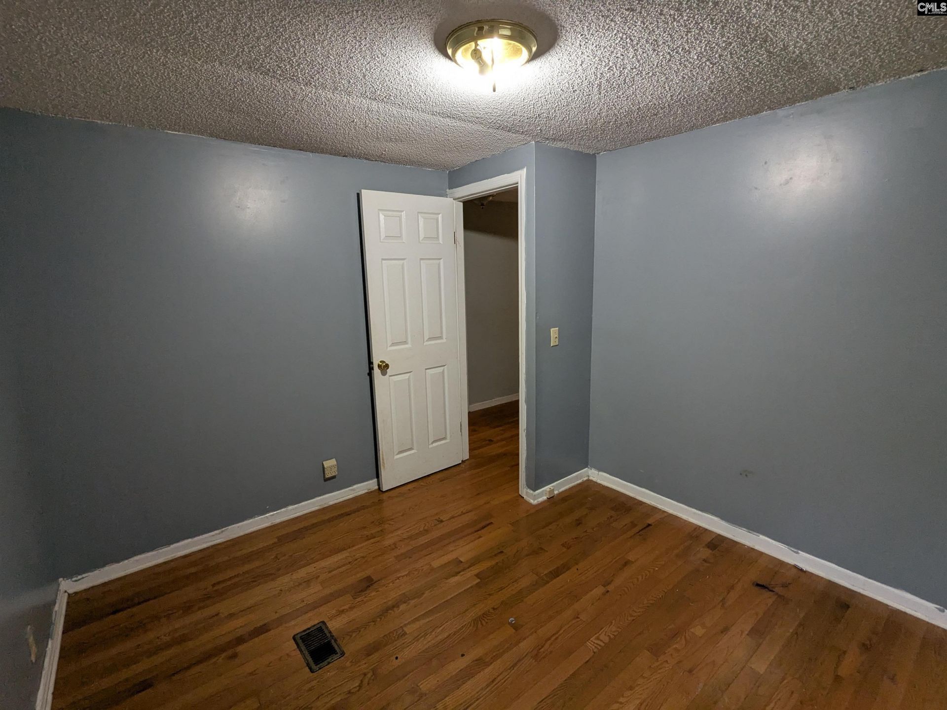 1019 Newberry Road Photo 13