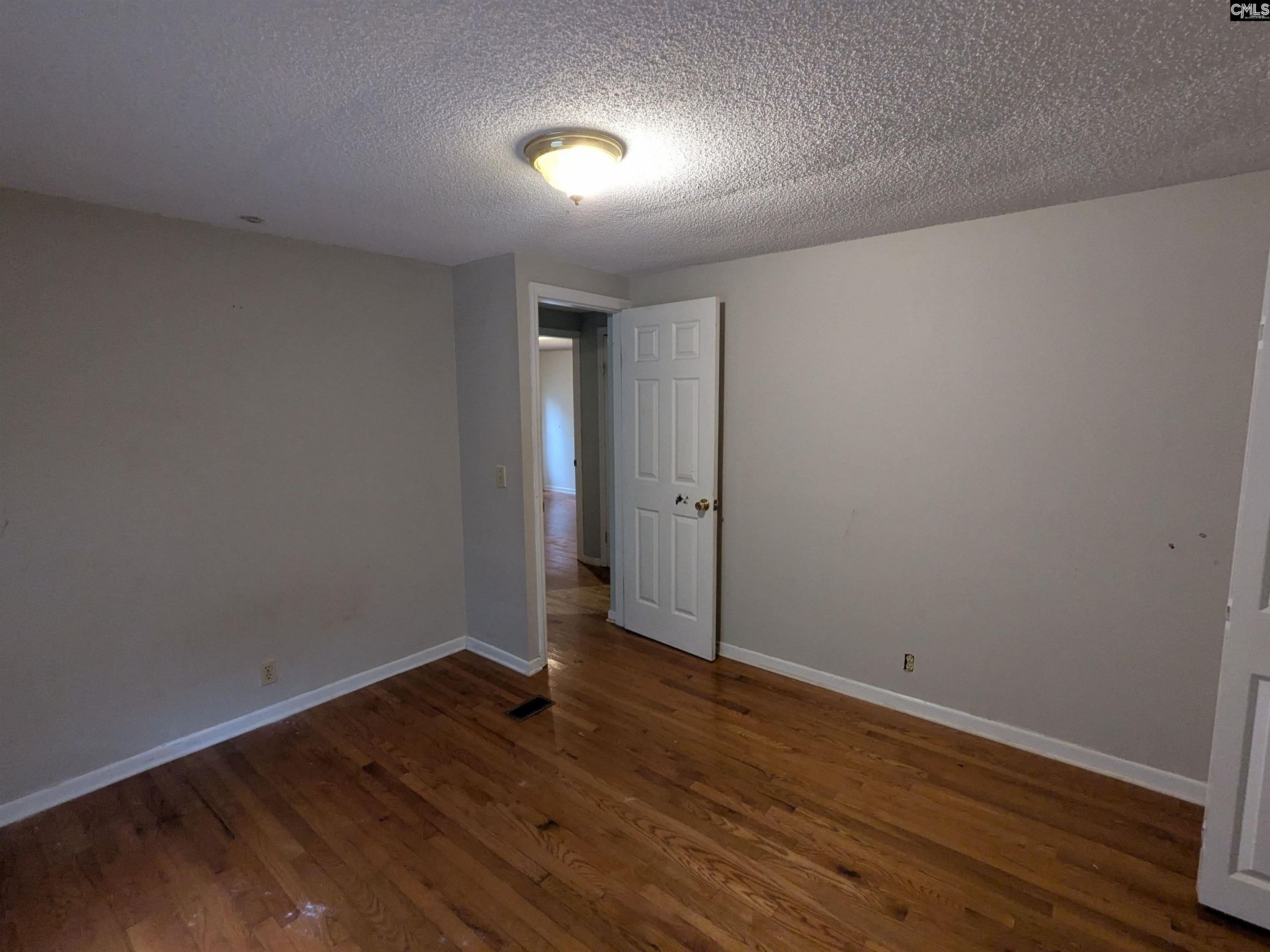 1019 Newberry Road Photo 15