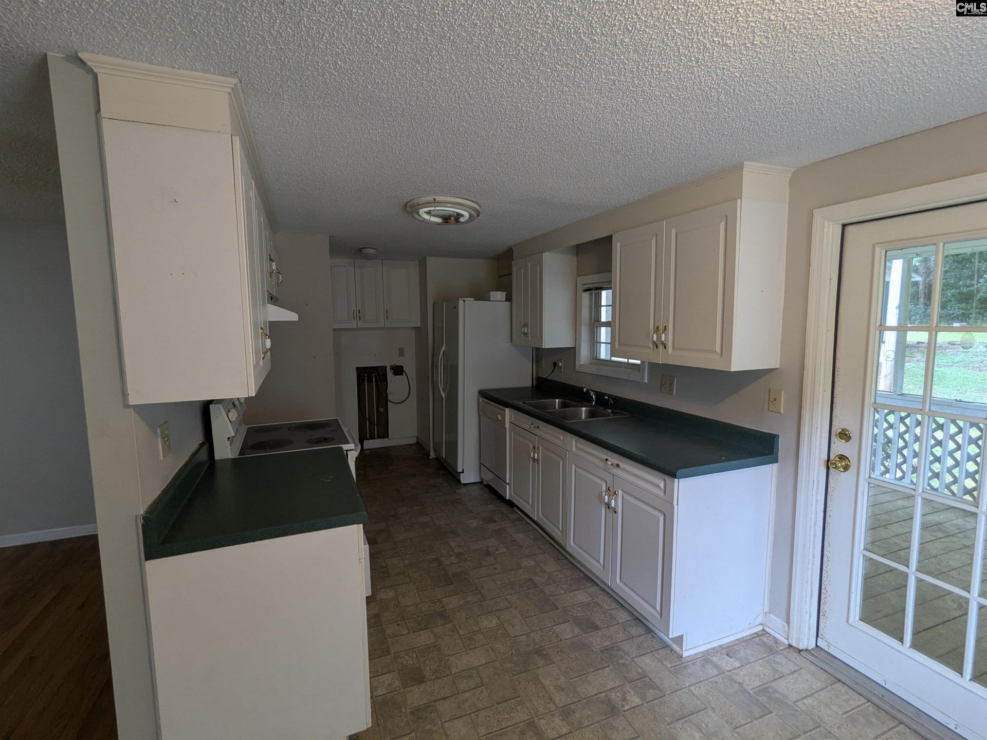 1019 Newberry Road Photo 6