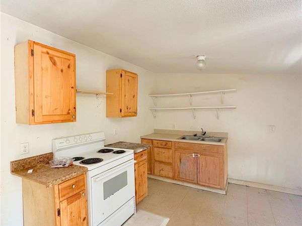 820 Chihuahua ST , Lockhart, TX 78644
