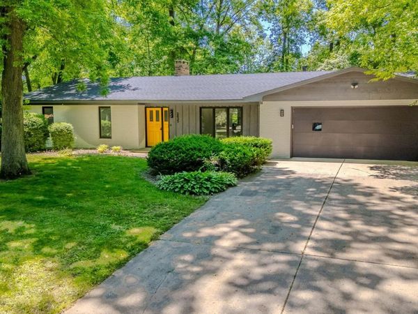 2435 S Stonebridge Road, Warsaw, IN 46580