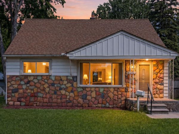 28836 Marquette Street, Garden City, MI 48135