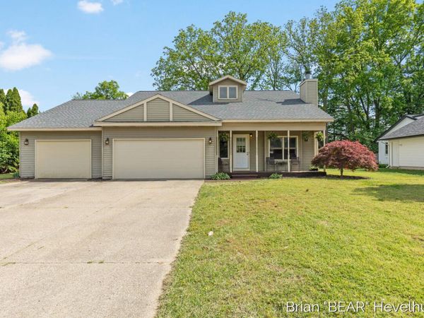 3026 Creek Ridge Drive, Hudsonville, MI 49426
