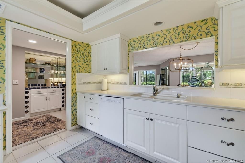 5152 SE Club Way, Unit 104, Stuart, FL 34997 Photo