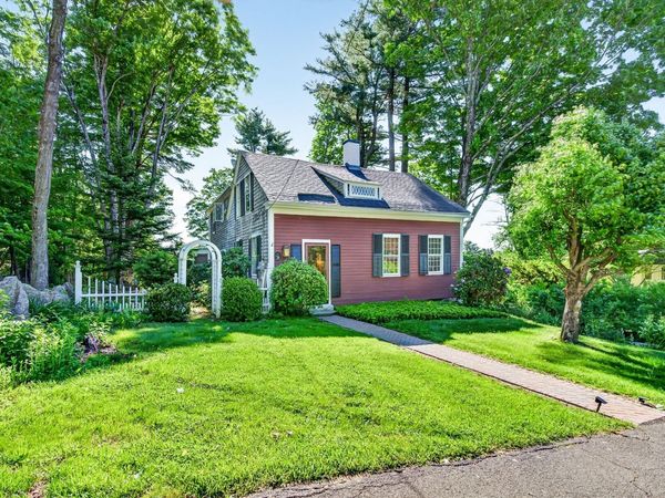 17 S Main St, Petersham, MA 01366