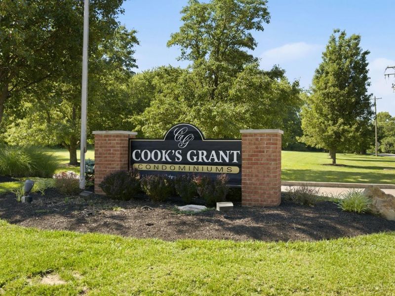 5608 Brooks Holding, Unit 72, Miami Twp, OH 45150 Photo 2