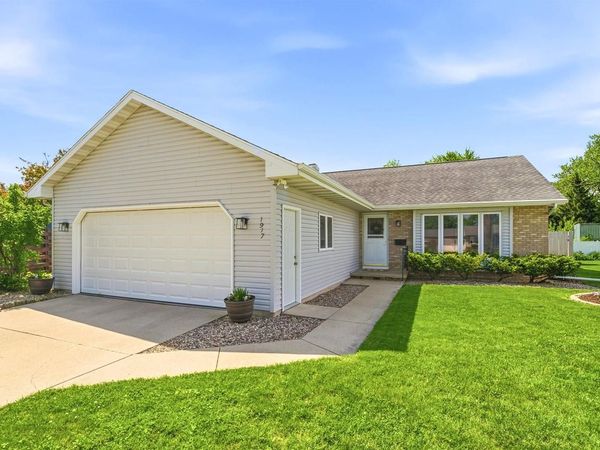 1917 E GLENDALE AVENUE, Appleton, WI 54911
