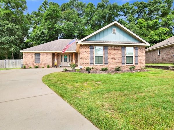 2202 Wolf Branch Drive S, Mobile, AL 36608