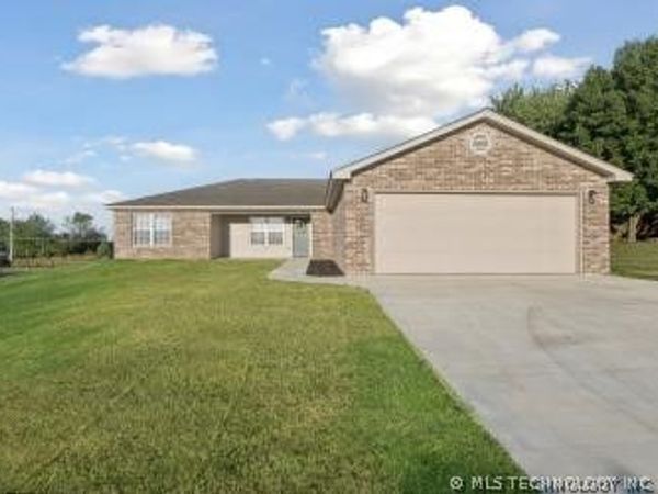 14879 N Trent Street , Tahlequah, OK 74464