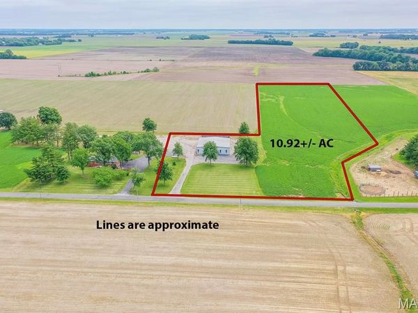 2430 Beckmann Road, Lenzburg, IL 62255