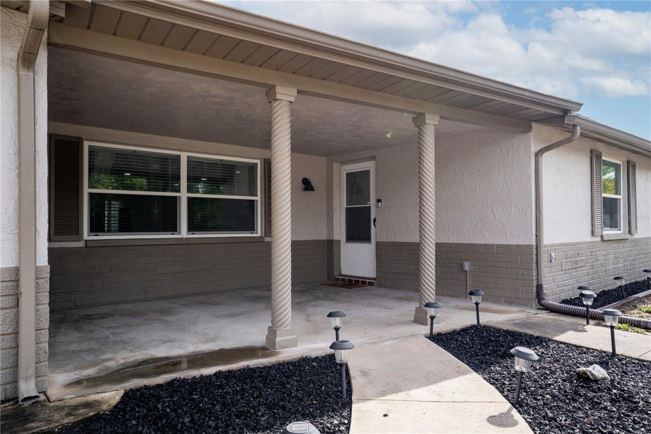 7715 Foxbloom Drive, Port Richey, FL 34668 Photo