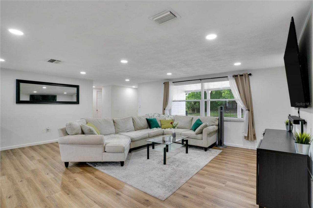 7715 Foxbloom Drive, Port Richey, FL 34668 Photo