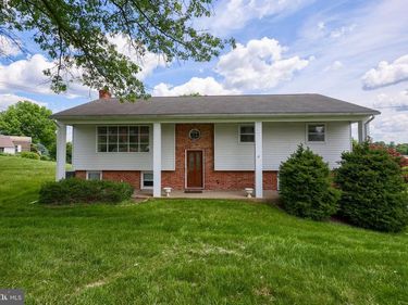 213 S FRANKLIN STREET, RED LION, PA 17356