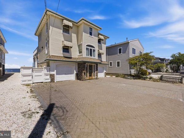 2011 SUNSET AVENUE, SURF CITY, NJ 08008