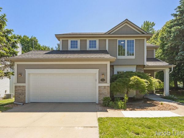 5300 Stone Briar Court SE, Kentwood, MI 49512
