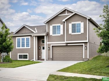 8201 Craig Avenue, Omaha, NE 68122