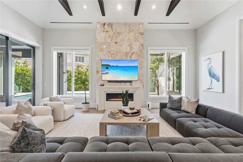 541 Whispering Pine Ct, Naples, FL 34103 Photo