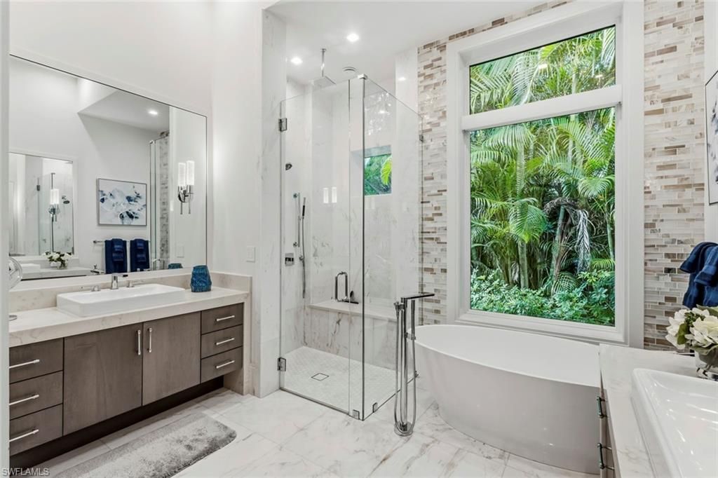 541 Whispering Pine Ct, Naples, FL 34103 Photo