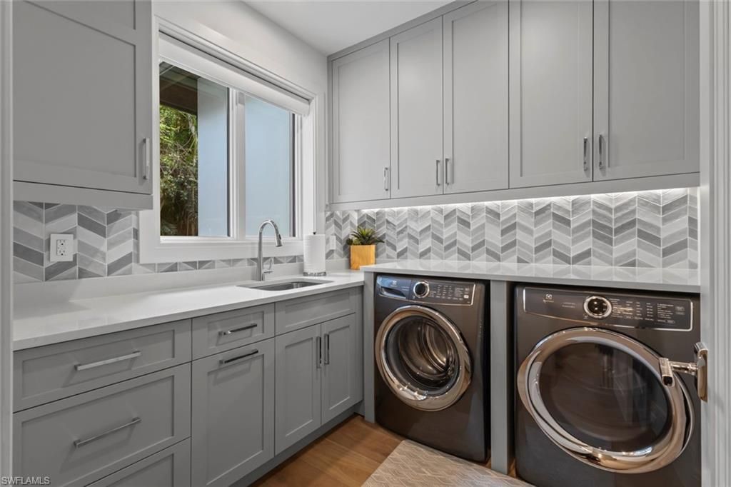541 Whispering Pine Ct, Naples, FL 34103 Photo
