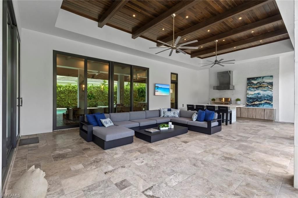 541 Whispering Pine Ct, Naples, FL 34103 Photo