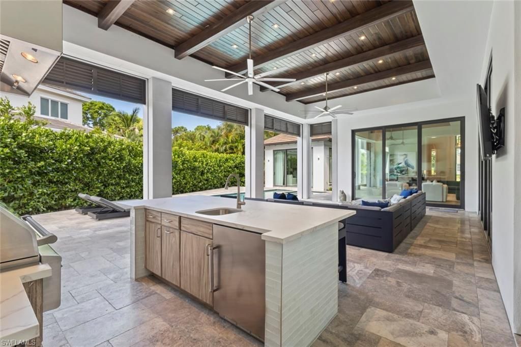 541 Whispering Pine Ct, Naples, FL 34103 Photo