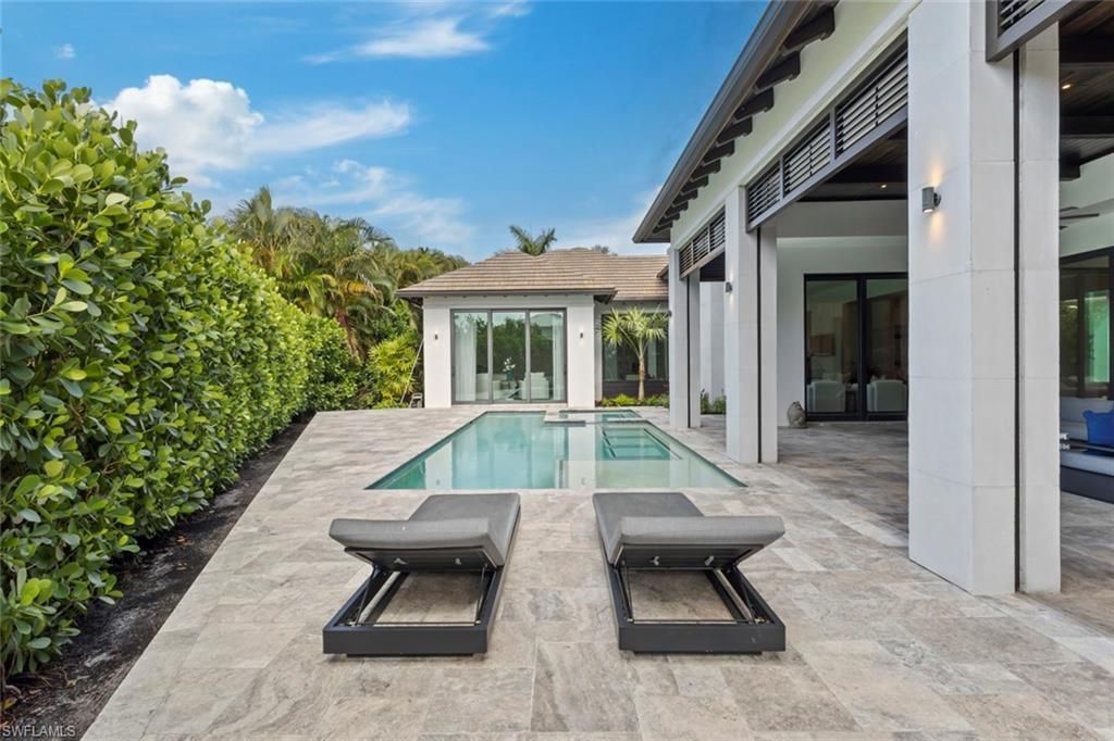 541 Whispering Pine Ct, Naples, FL 34103 Photo