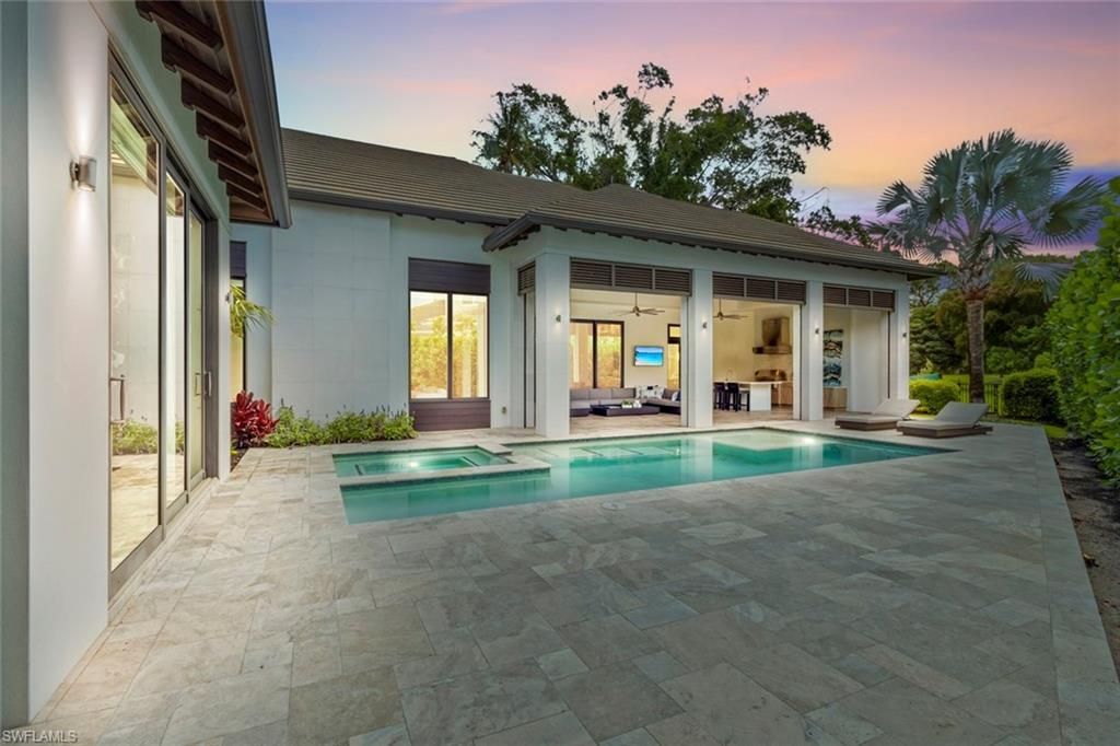 541 Whispering Pine Ct, Naples, FL 34103 Photo
