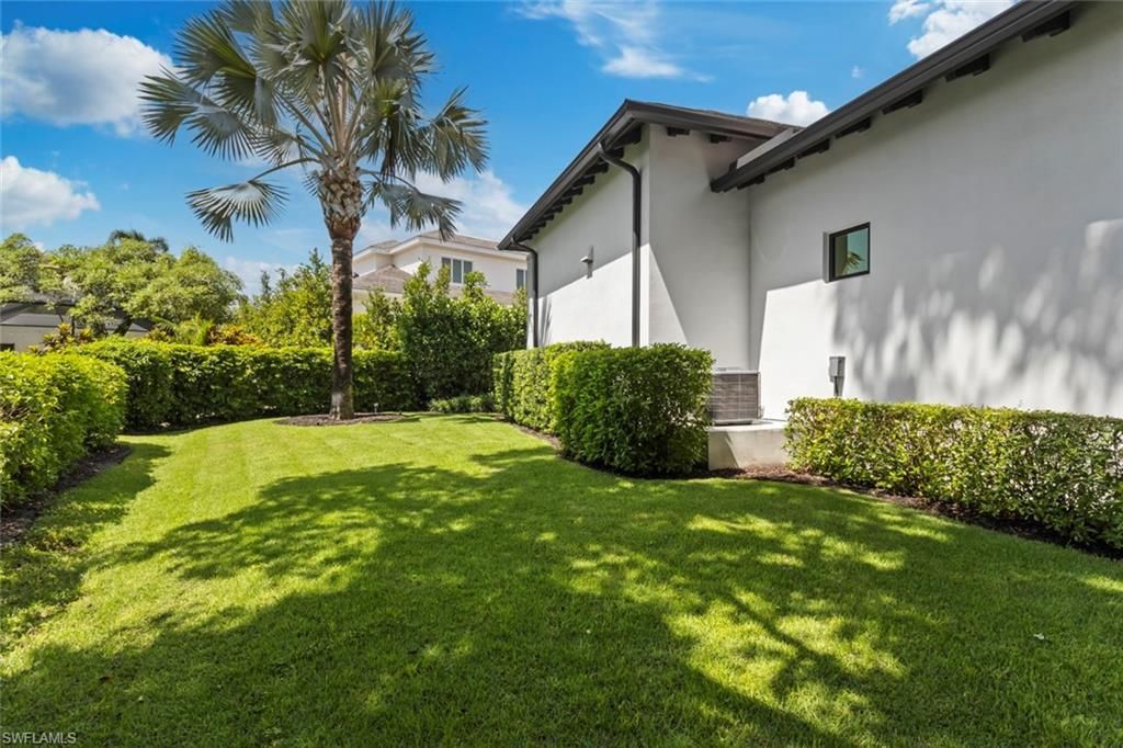 541 Whispering Pine Ct, Naples, FL 34103 Photo
