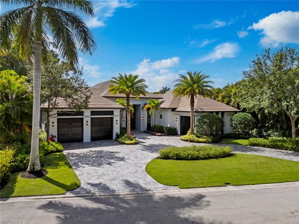 541 Whispering Pine Ct, Naples, FL 34103 Photo