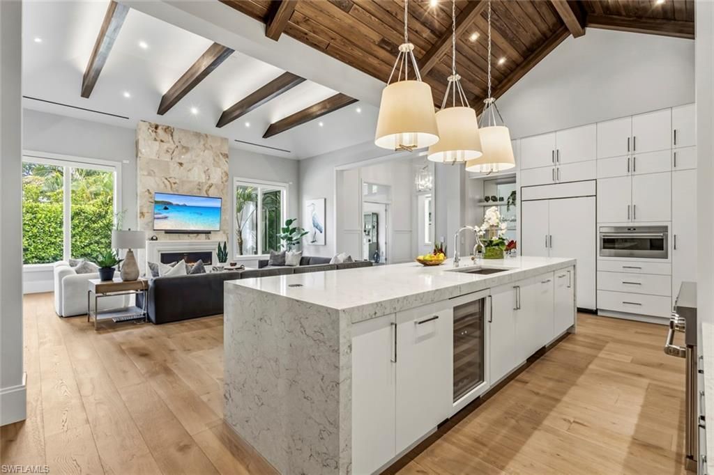 541 Whispering Pine Ct, Naples, FL 34103 Photo