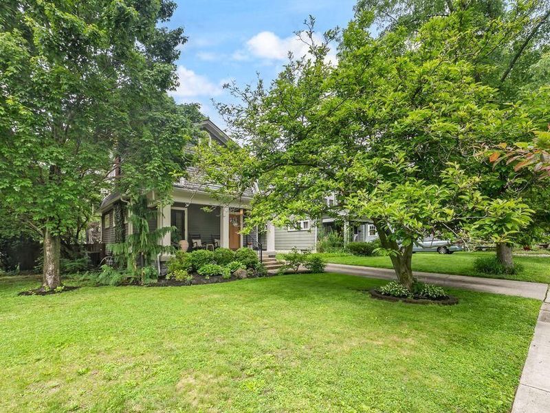 122 E Dunedin Road, Columbus, OH 43214 Photo 2