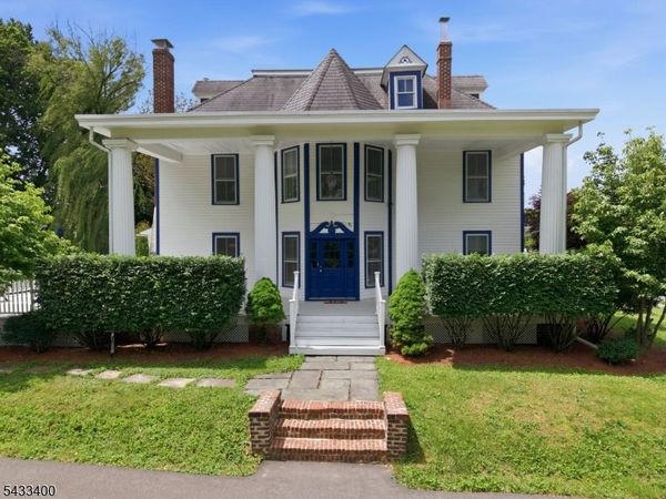 61 New St, Hampton, NJ 08827