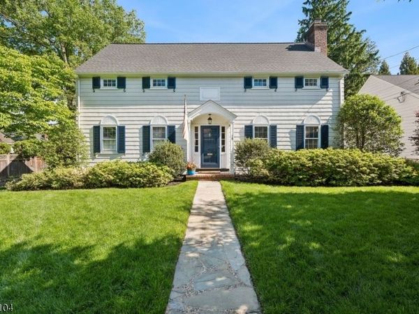 18 Colony Dr, Summit, NJ 07901